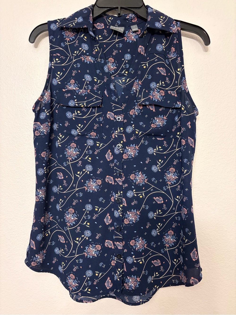 Soho New York & Company Sleeveless Floral Paisley Button Down Top Small Navy